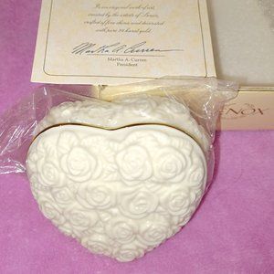 LENOX Ivory Porcelain Heart Shaped Trinket Box w/ Roses